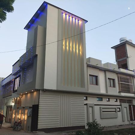 Siyaram Kunj Hotel Ayodhya ภายนอก รูปภาพ