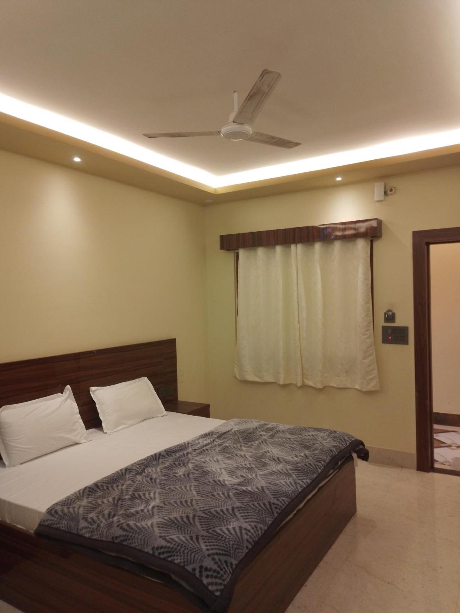 Siyaram Kunj Hotel Ayodhya ภายนอก รูปภาพ
