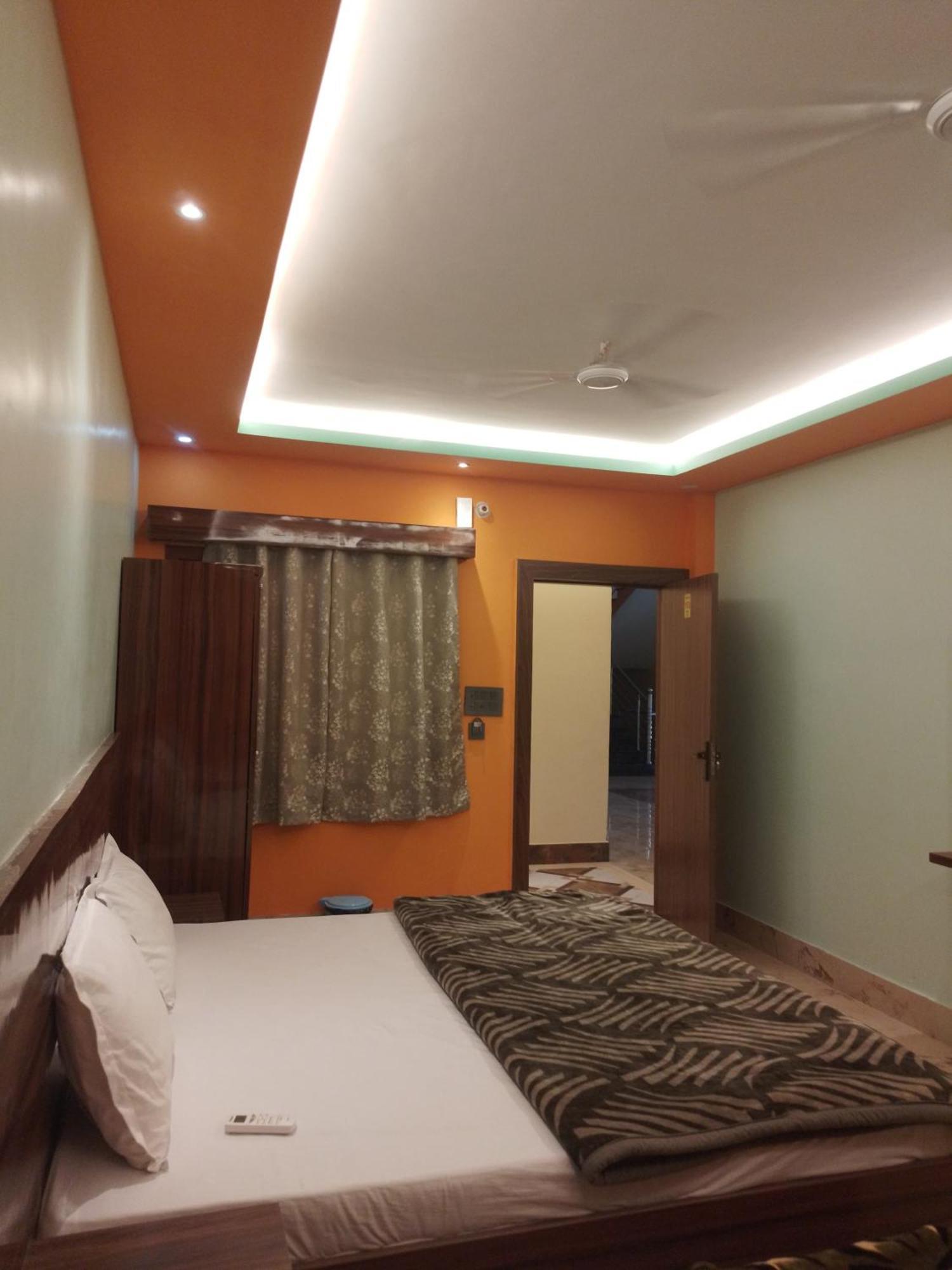 Siyaram Kunj Hotel Ayodhya ภายนอก รูปภาพ
