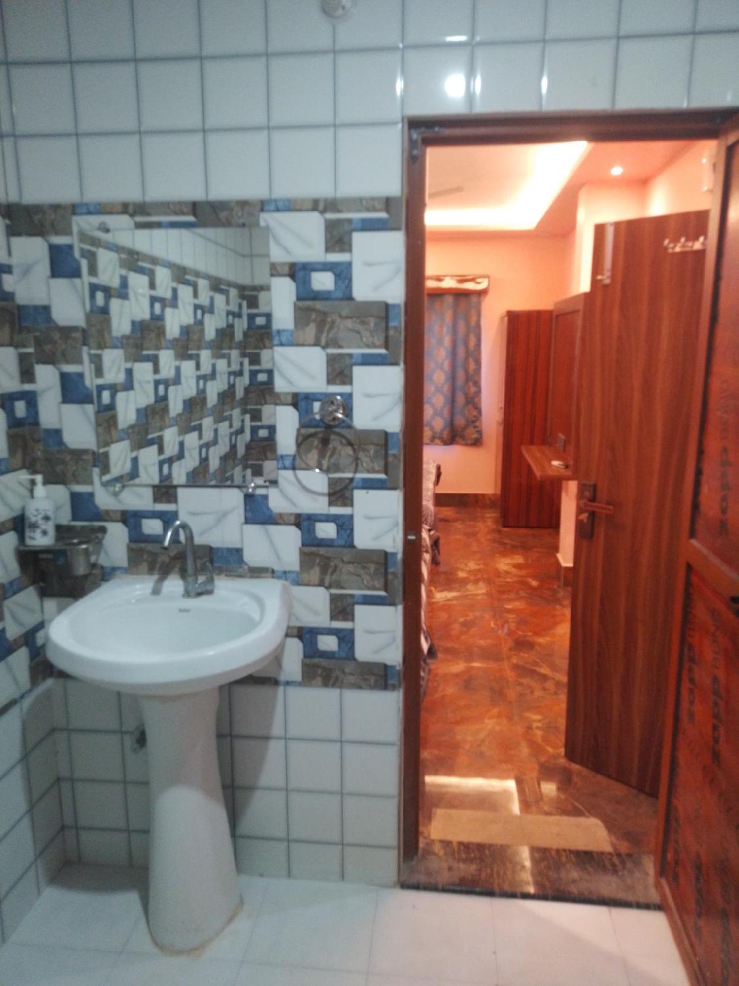 Siyaram Kunj Hotel Ayodhya ภายนอก รูปภาพ