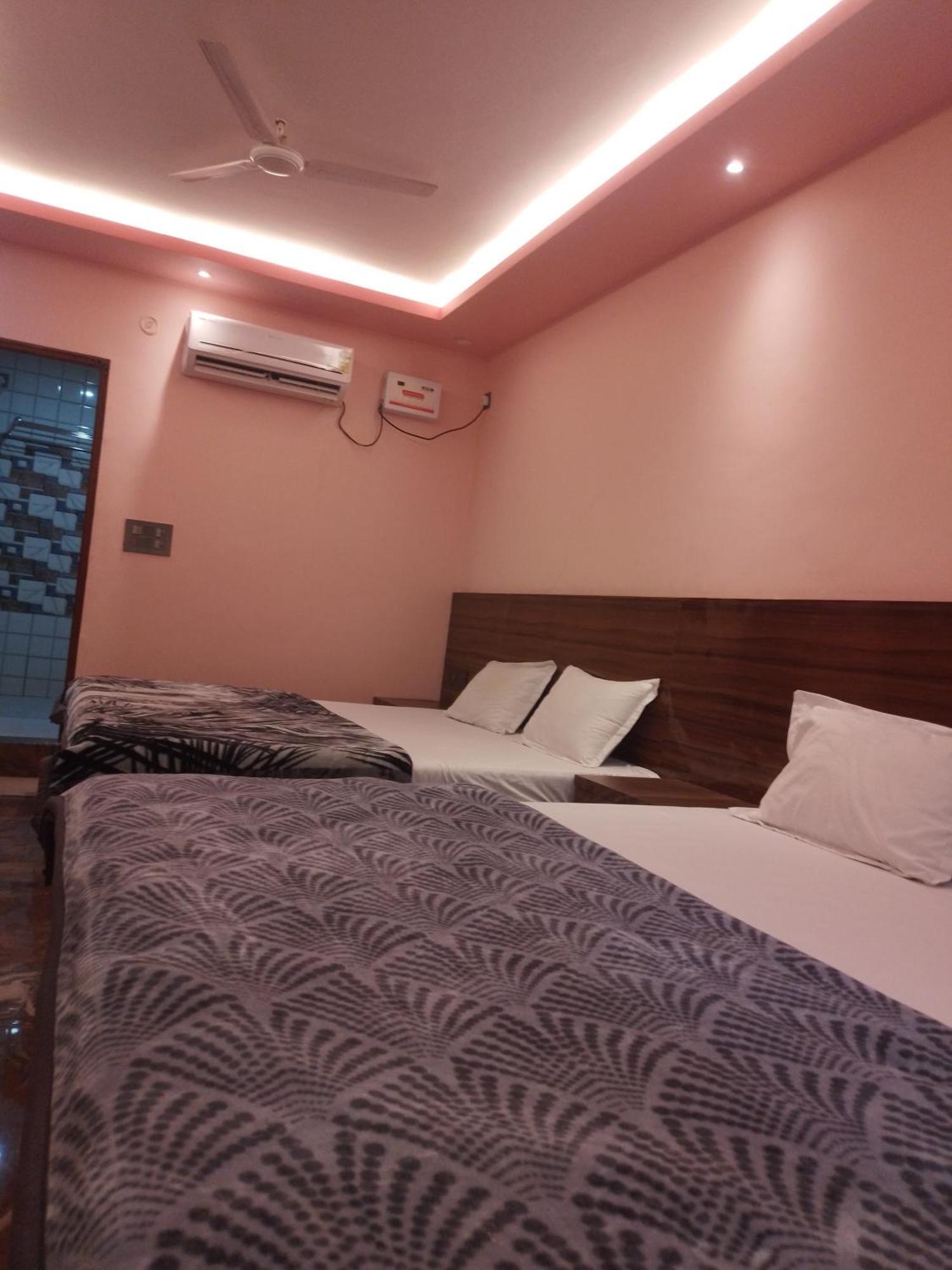 Siyaram Kunj Hotel Ayodhya ภายนอก รูปภาพ