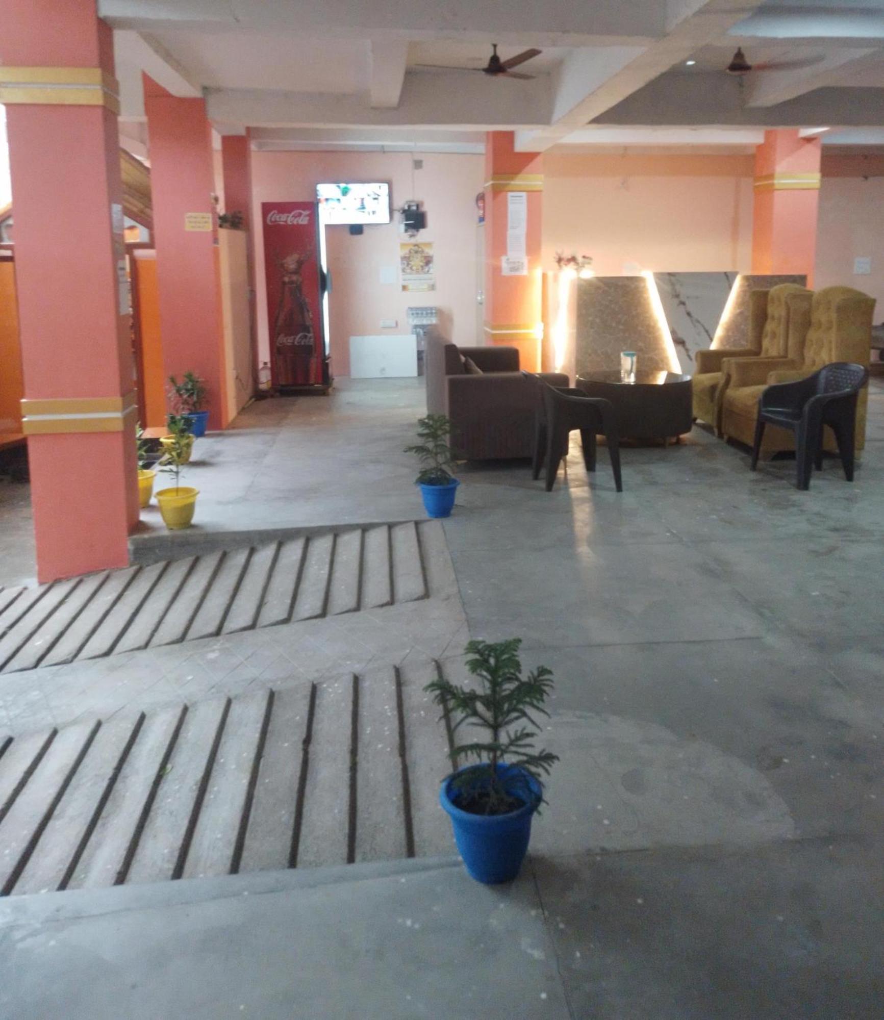 Siyaram Kunj Hotel Ayodhya ภายนอก รูปภาพ